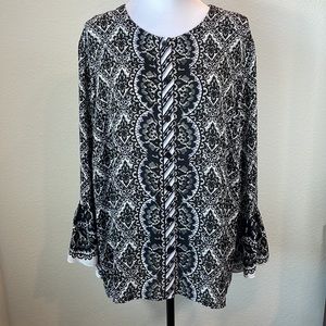 🌸BOB MACKIE TOP BLOUSE SIZE 1X WEARABLE ART BLACK &WHITE w/Bell Sleeve. EUC🌸